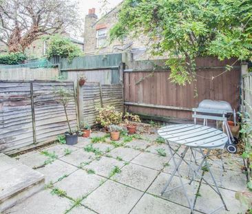2 bedroom maisonette to rent - Photo 5