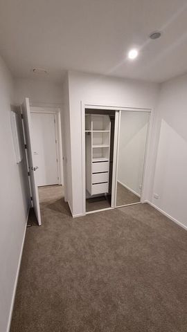 Modern 2BR Apt with Pool - Photo 2