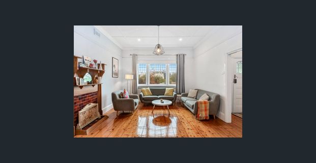Charming 2-Bed Home in Newtown, $570/week - Contact today - Photo 1