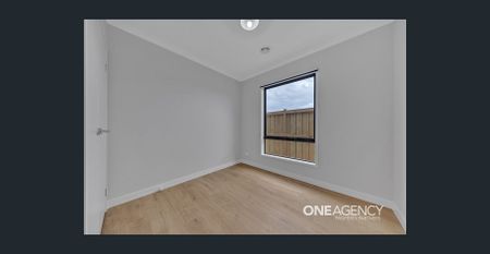 Experience Modern Luxury Living in the Heart of Windermere Estate! - Photo 4