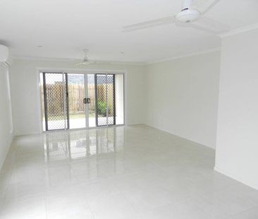 BEAUTIFUL 3 BEDROOM UNIT IN GREAT LOCATION - Photo 6