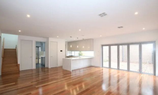 Doncaster East - Photo 1