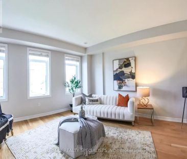 10953 VICTORIA SQUARE - Photo 2