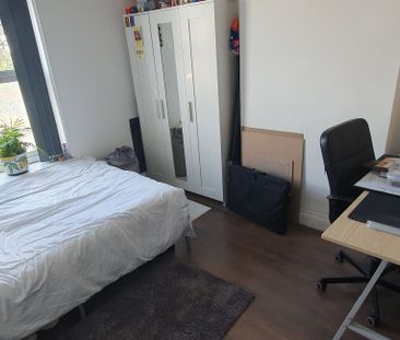 23 Bedford Street, Roath, Cardiff, CF24 3BZ - Photo 2