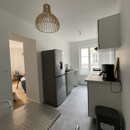 Location Appartement 2 pièces 40m² LA FLECHE 72200 - Photo 3