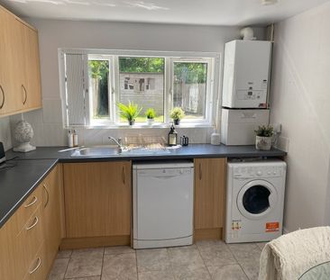 Room in a Shared House, Winifred Avenue, CV5 - Photo 3