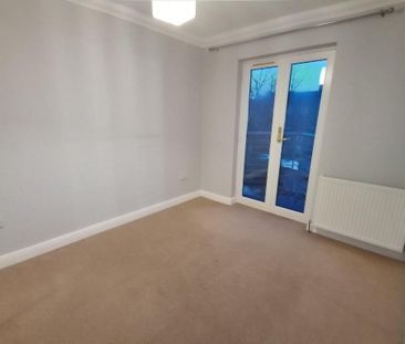 4 bedroom townhouse to rent - Photo 5