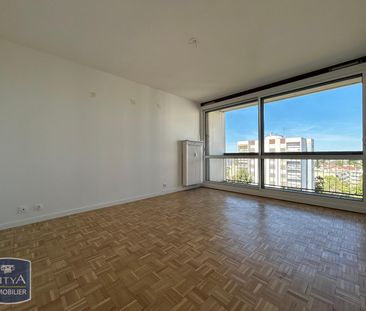 Location Appartement 2 pièces 47m² ST GENIS LAVAL 69230 - Photo 2