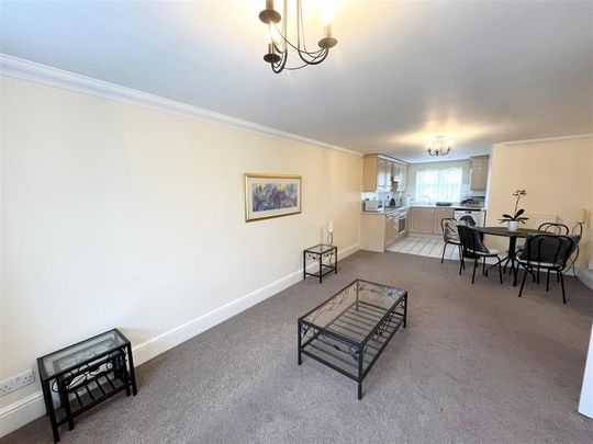 2 bedroom apartment to rent - Photo 1