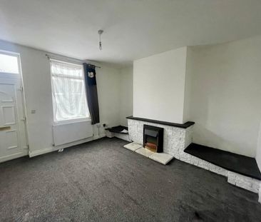 3 Bed Terraced House, Leeds, LS12 - Photo 1