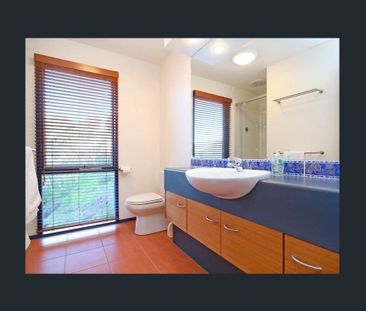 Coastal Comfort in the Heart of Blairgowrie - Photo 5