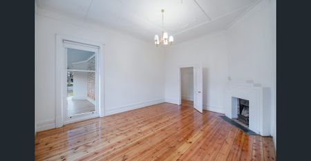 Open the Door to Timeless Elegance - Photo 3