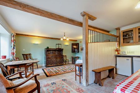 The Stables, High Street, Faringdon - Photo 2