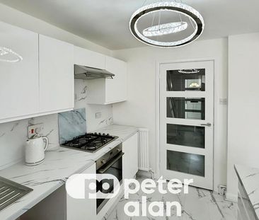 2 bedroom end of terrace house to rent - Photo 5
