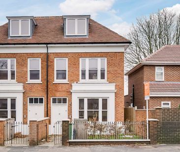 A purpose built 6 bedroom shared home Room 5 - Photo 6