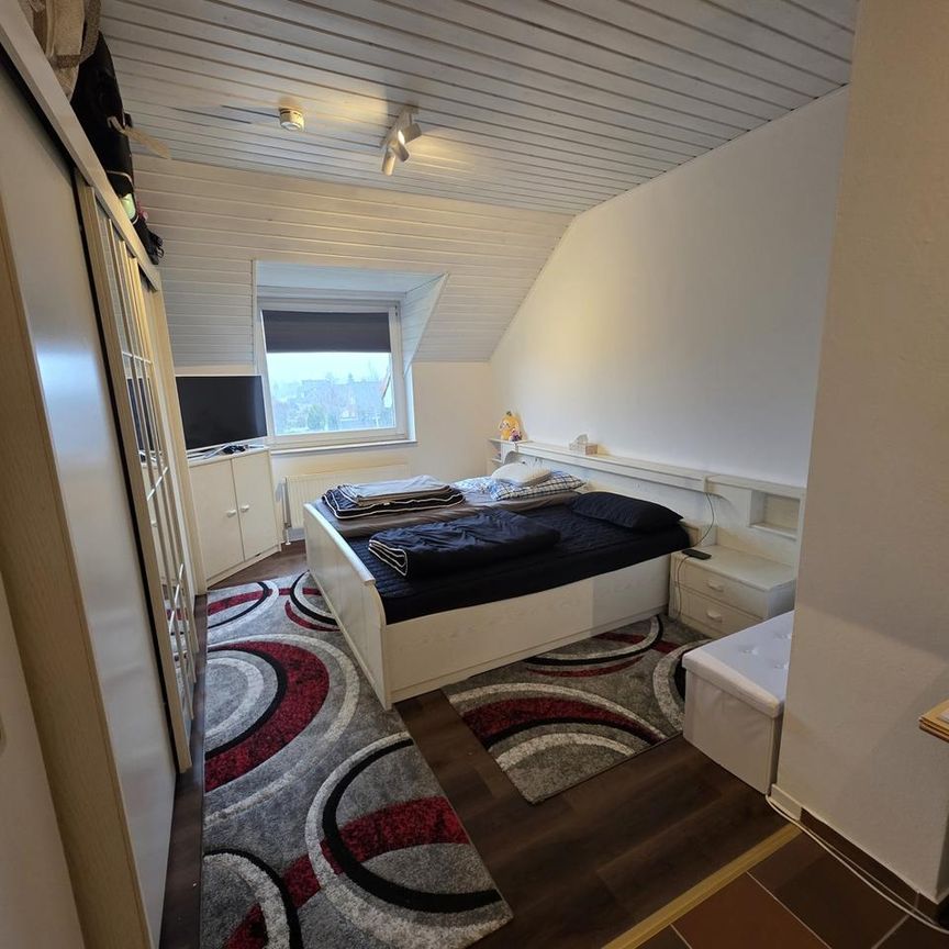 Großzügige 4-Zimmer-Wohnung mit sichtbaren Balken und großem Balkon - Photo 1