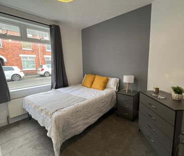 1 bedroom in a house share to rent - Photo 4