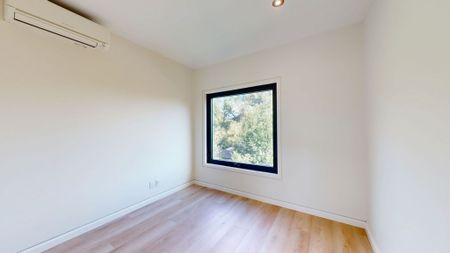 For Lease - 3212 Dundas Street Unit# 301, Toronto, Ontario - Photo 3