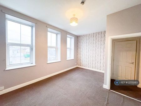 3 bedroom maisonette to rent - Photo 3