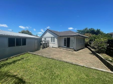 9 Towra Place, Botany Downs, Auckland - Photo 4