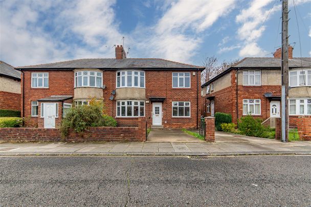 2 bed flat to rent in Ferndene Grove, High Heaton, NE7 - Photo 1