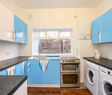 2 bedroom property to rent in London - Photo 4