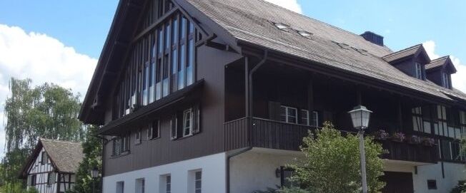 Cozy apartment with balcony in beautiful half-timbered house - Foto 1