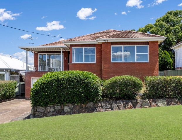 Neat as a Pin - Photo 1