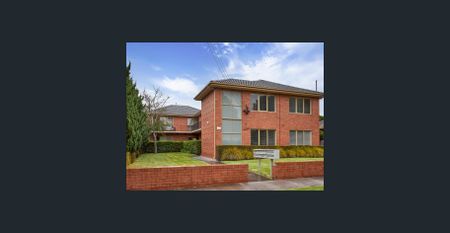 First Floor Flat | Close to Monash University, Transport & Koornang Road Shops - Photo 2