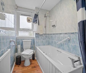 2 bedroom flat to rent - Photo 4