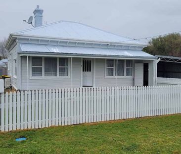 Lovely large family home - Photo 1