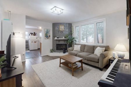 For Lease - 117 Hampton Avenue Unit# Main, Toronto, Ontario - Photo 3