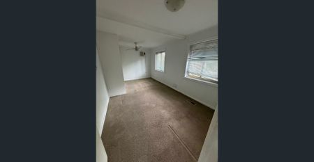 Spacious Family Home in Prime Mount Waverley Location – $690 per week - Photo 3