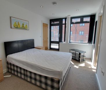 2 bedroom penthouse to rent - Photo 4