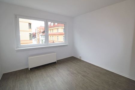 Zentraler geht es kaum! Großzügige Wohnung - Photo 2