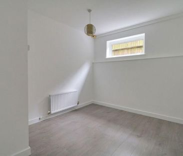 4 bedroom detached house to rent - Photo 5