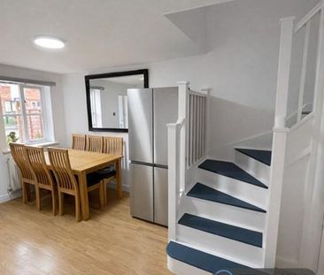 3 bedroom terraced house to rent - Photo 2