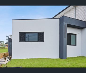 Modern & Stylish Granny Flat in a Convenient Oran Park Location - Photo 5