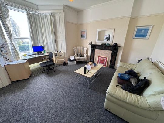 1 bedroom ground floor flat to rent - Photo 1
