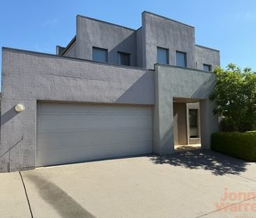 2/15 Ironbark Circuit, Jerrabomberra NSW 2619 - Townhouse For Rent ... - Photo 1