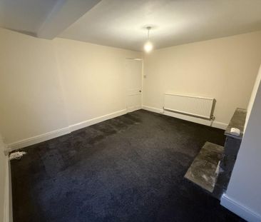 3 bedroom end of terrace house to rent - Photo 1