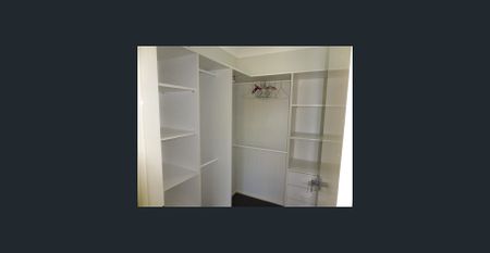 Beautifully Maintained 4-Bedroom Brick Home in Quiet Cul-de-Sac - Photo 3