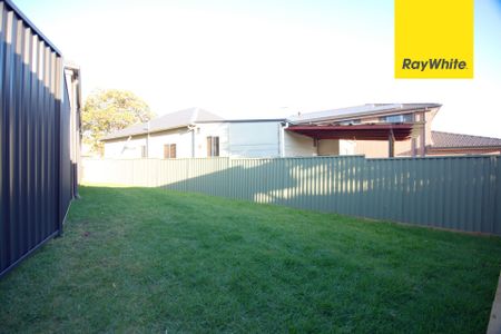 TWO BEDROOM GRANNY FLAT LOCATED IN CONVENIENT LOCATION - Photo 2