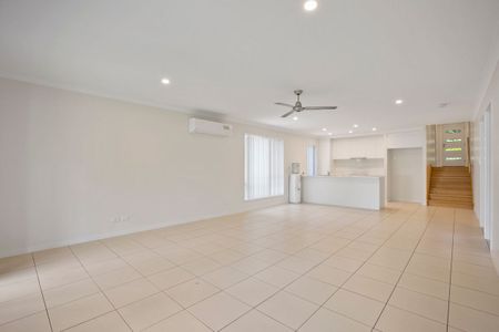 Discover Your Perfect Family Home in Pomona - Photo 2