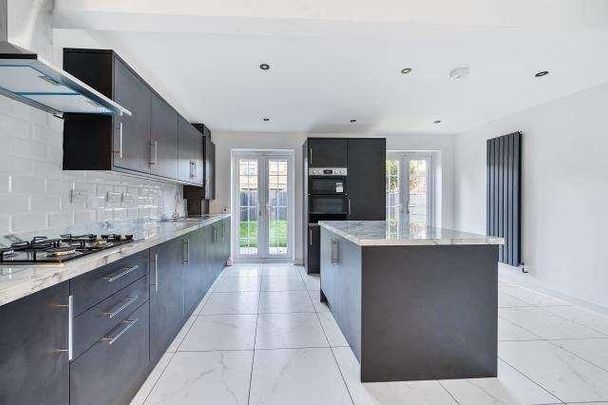 Birch Hill, Berkshire, RG12 - Photo 1