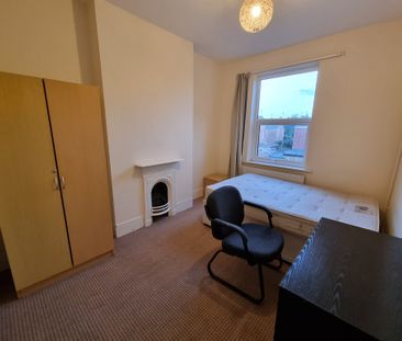 4 Bed Student Accommodation - Photo 2