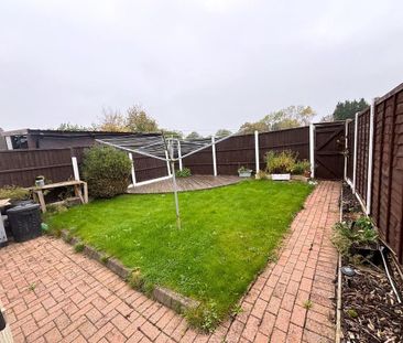 4 bedroom detached house to rent - Photo 3