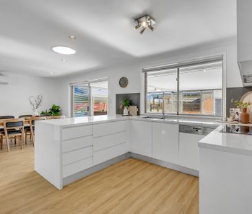 22 Alexander Ave, Bateau Bay NSW 2261 - House For Rent | Domain - Photo 3