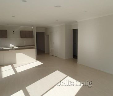 79 Manuka Grove, Wyndham Vale - Photo 2