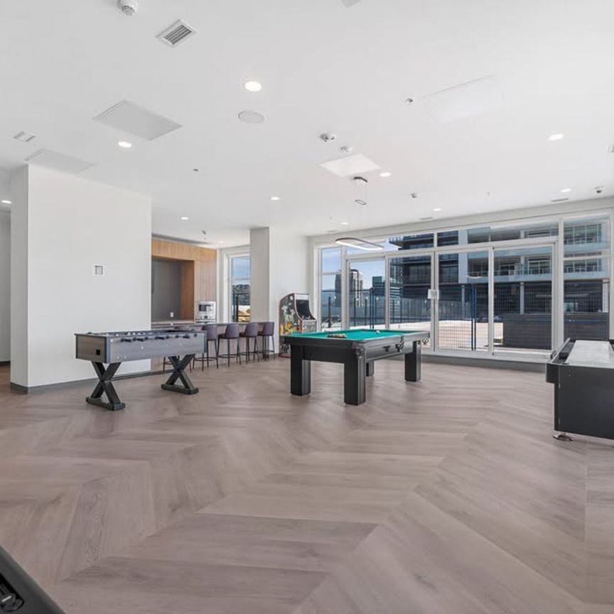 Sophisticated 1 Bedroom Condo – Water Street (#3105) - Photo 1